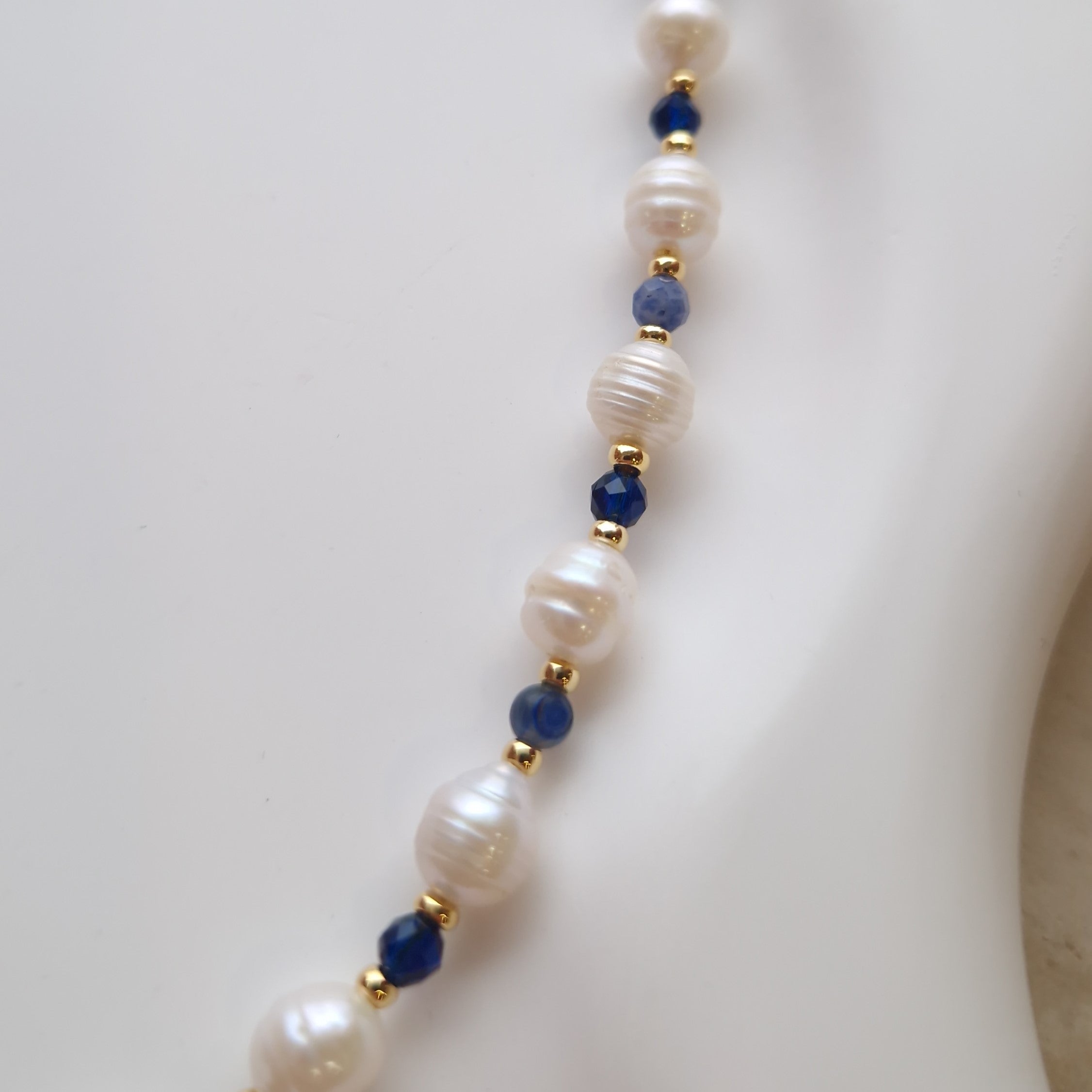 collier ras du cou perles bleues et perles d'eau douce femme bijou chic