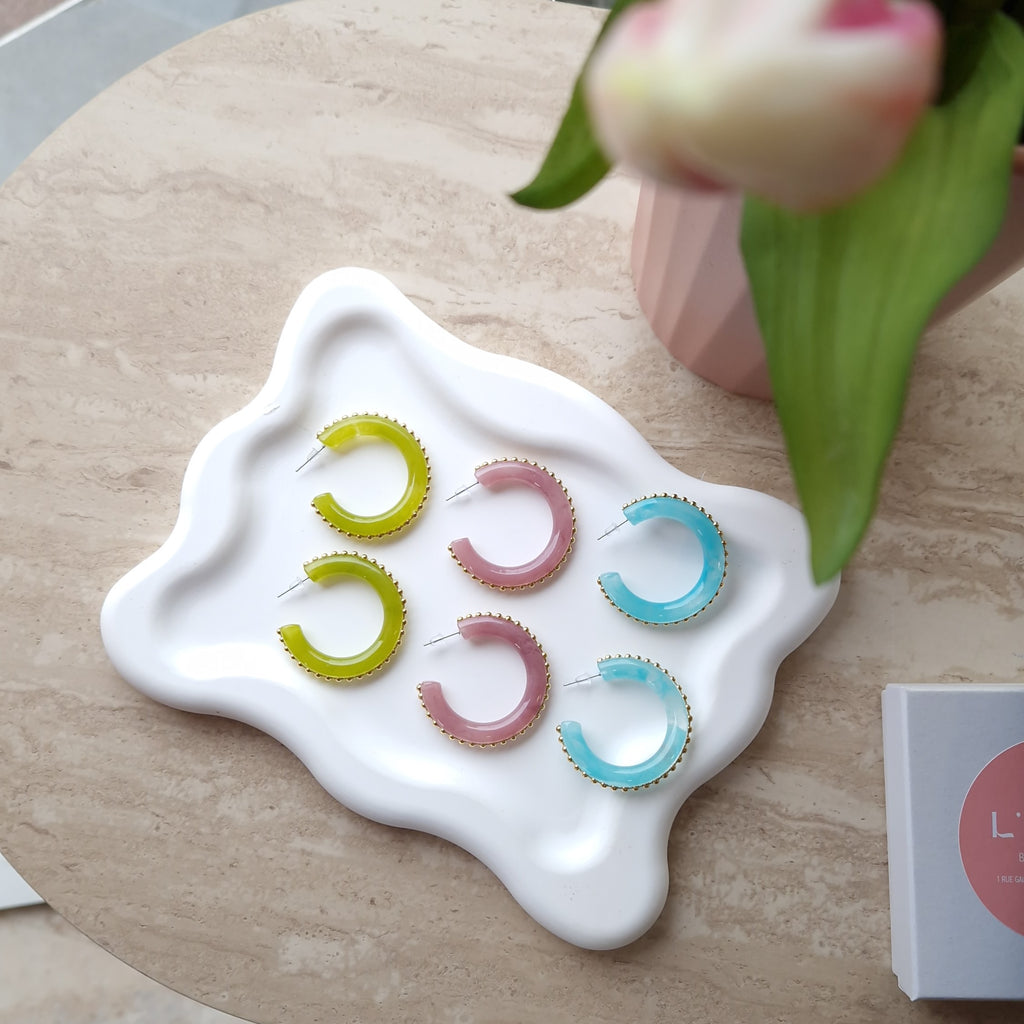 Créoles Lila – Résine Colorée