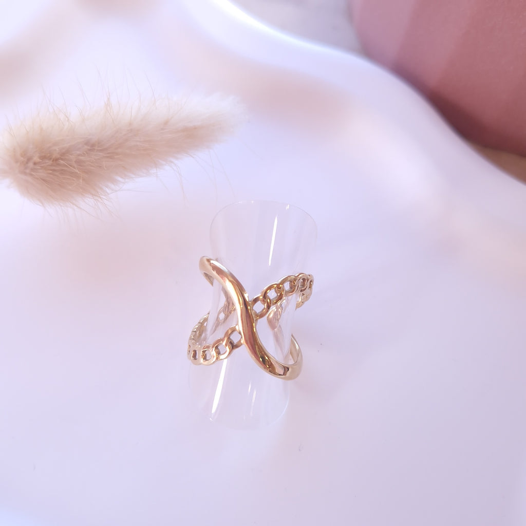 bague originale effet chaine forme X bijou doré 