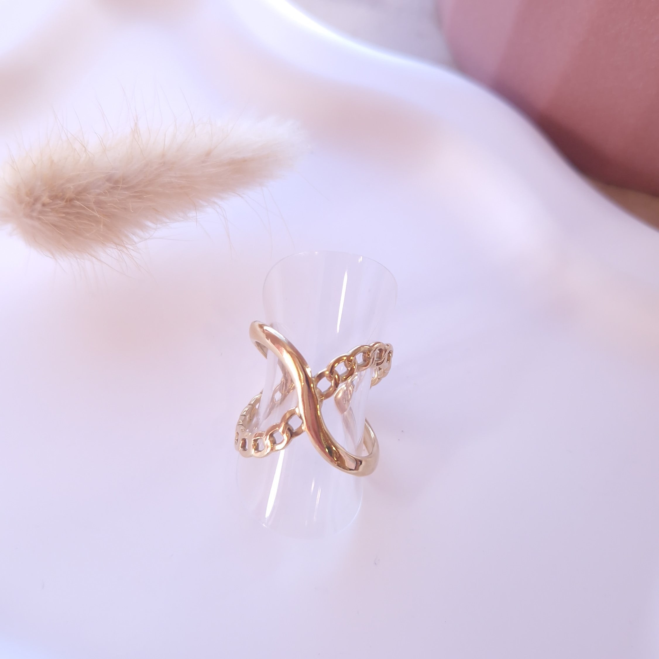 bague originale effet chaine forme X bijou doré 