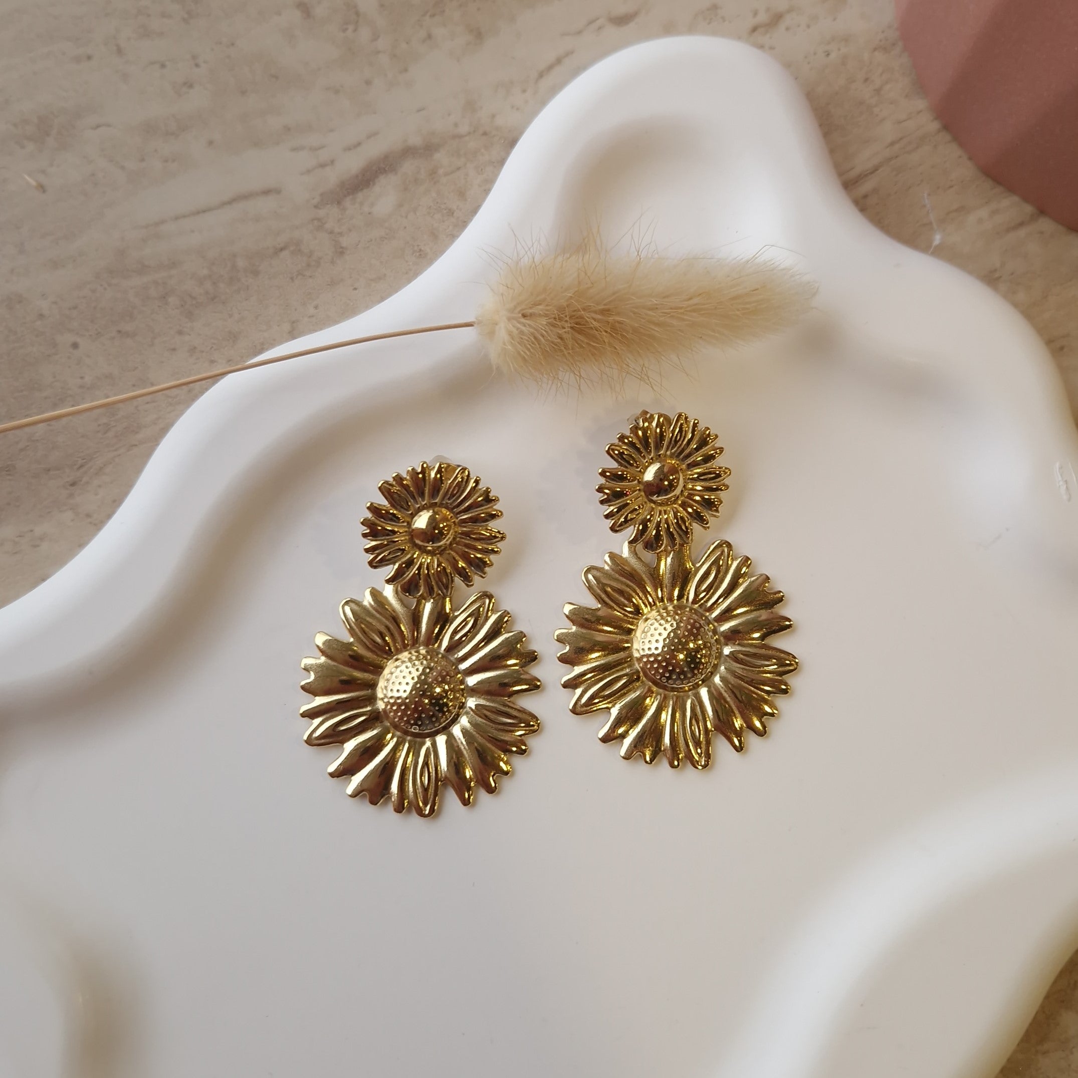 boucles d'oreilles fleur dorées acier inoxydable pendantes femme style bohème 