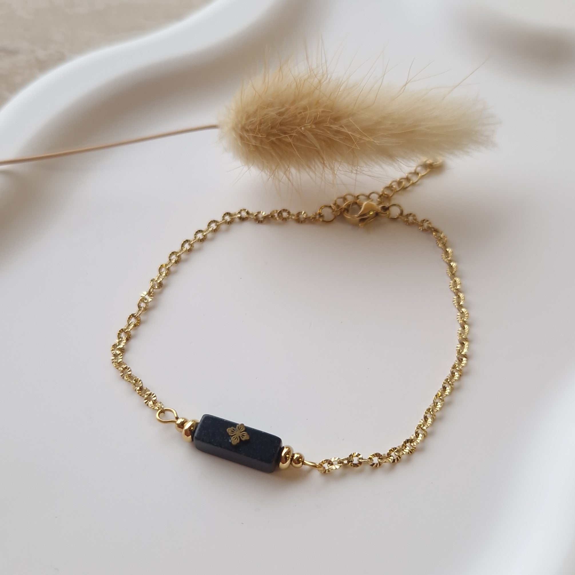 bracelet fin minimaliste acier inoxydable pierre noire