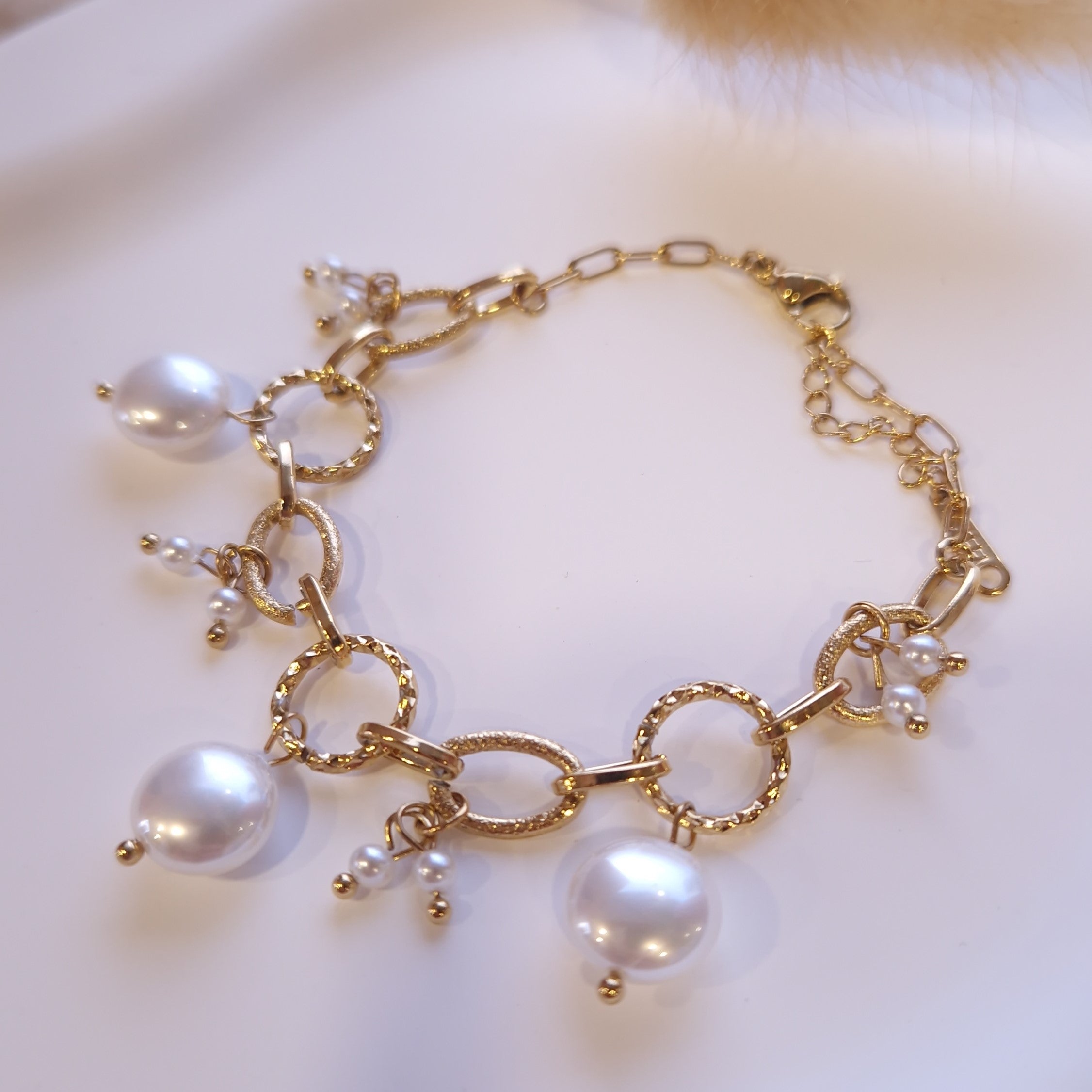 bracelet charm's perles blanches bijou printemps été 2026 acier inoxydable 