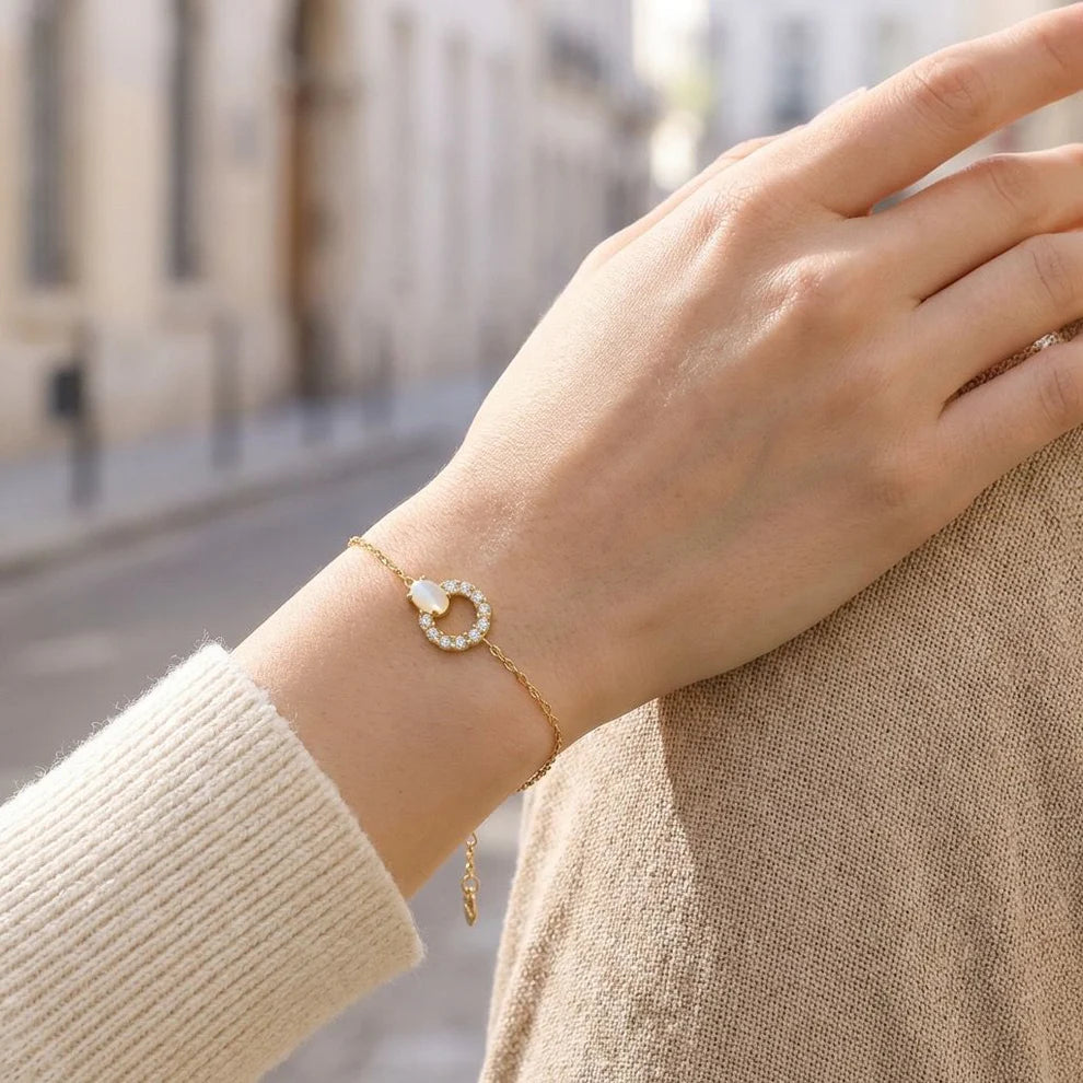 bracelet porté femme chic forme rond acier inoxydable