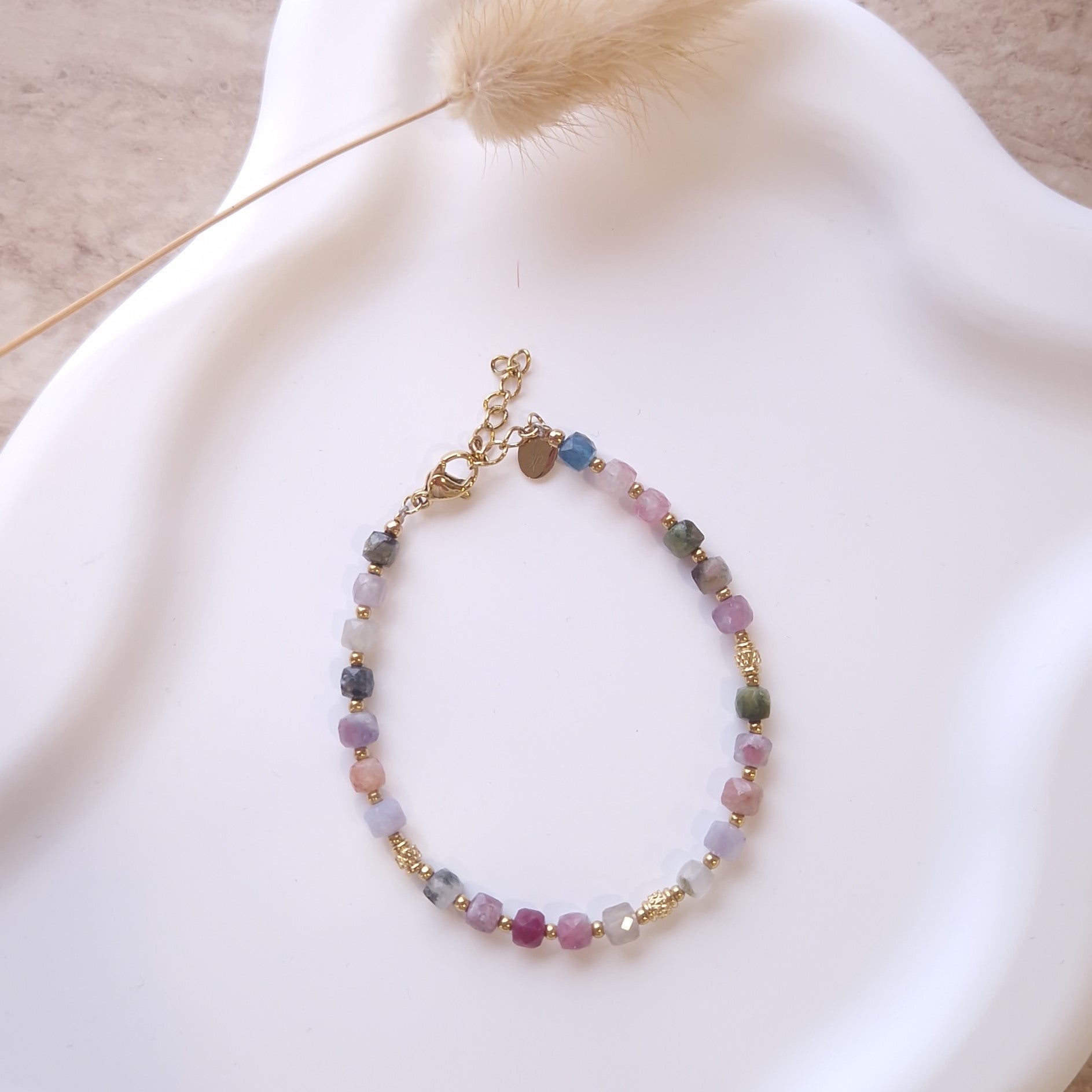 bracelet pierre tourmaline multicolore léger et tendance acier inoxydable