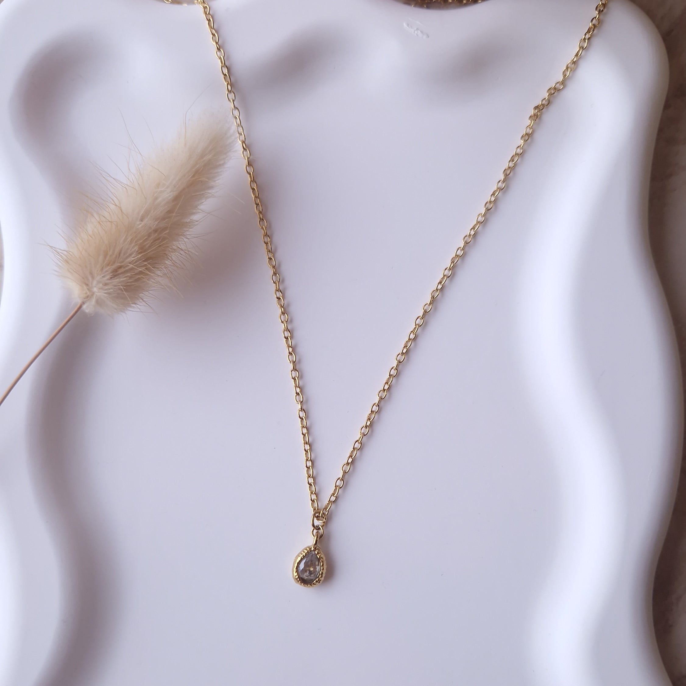 collier femme acier inoxydable avec pendentif neutre blanc transparent