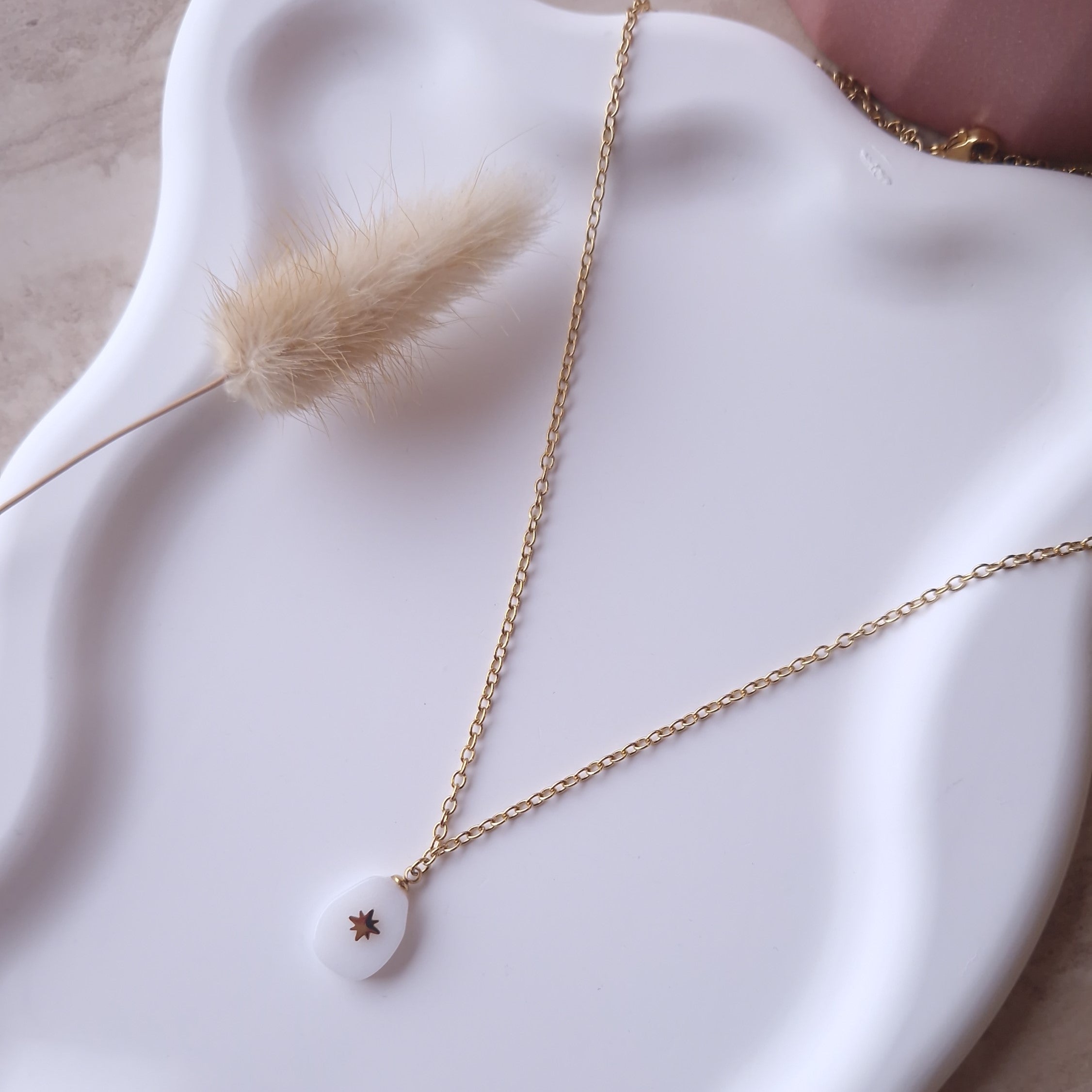 collier intemporel pierre blanche pour femme chaine acier inoxydable