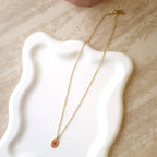 collier acier inoxydable doré pendentif médaille étoile émail orange femme