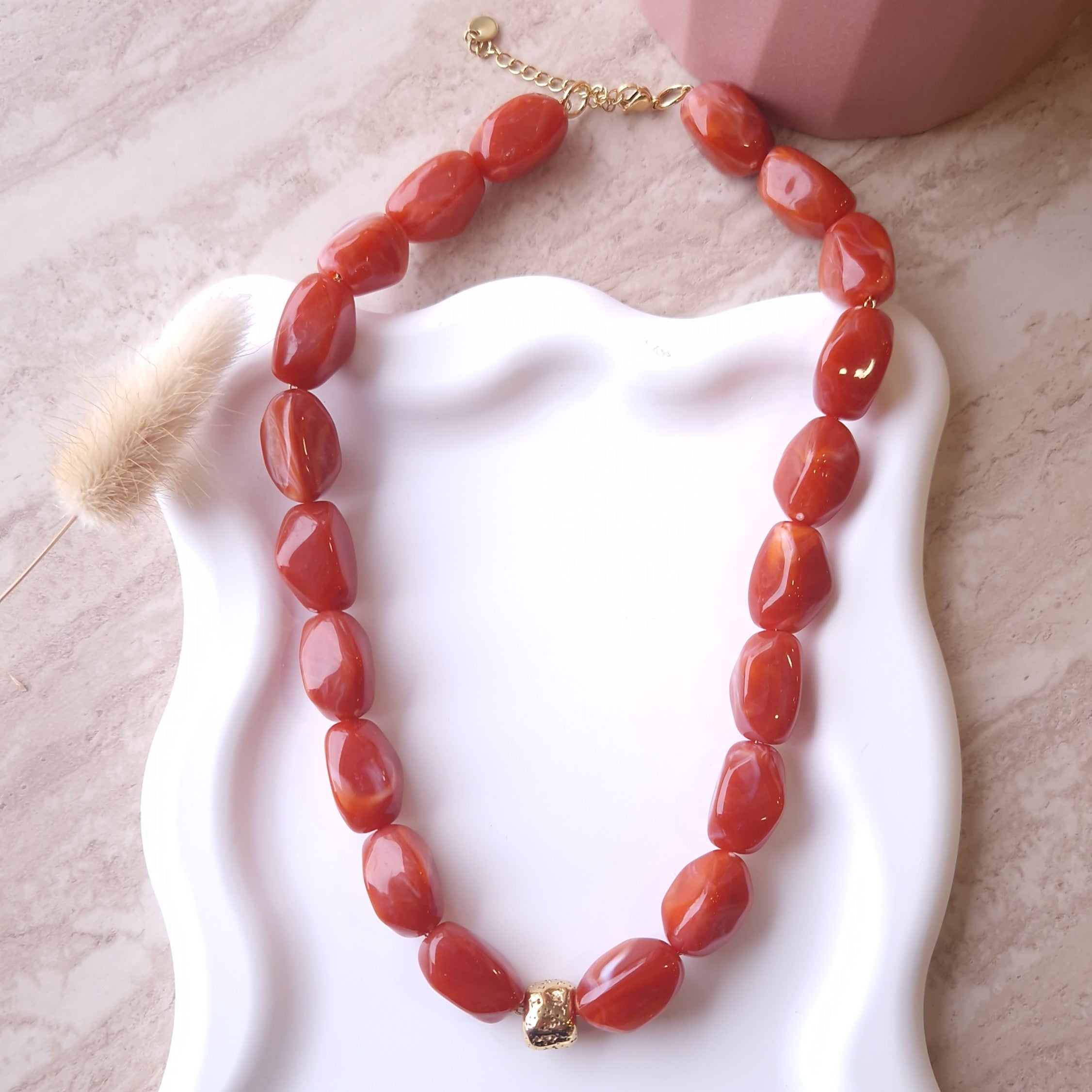 collier terracotta en perles et acier inoxydable bijou tendance 2026