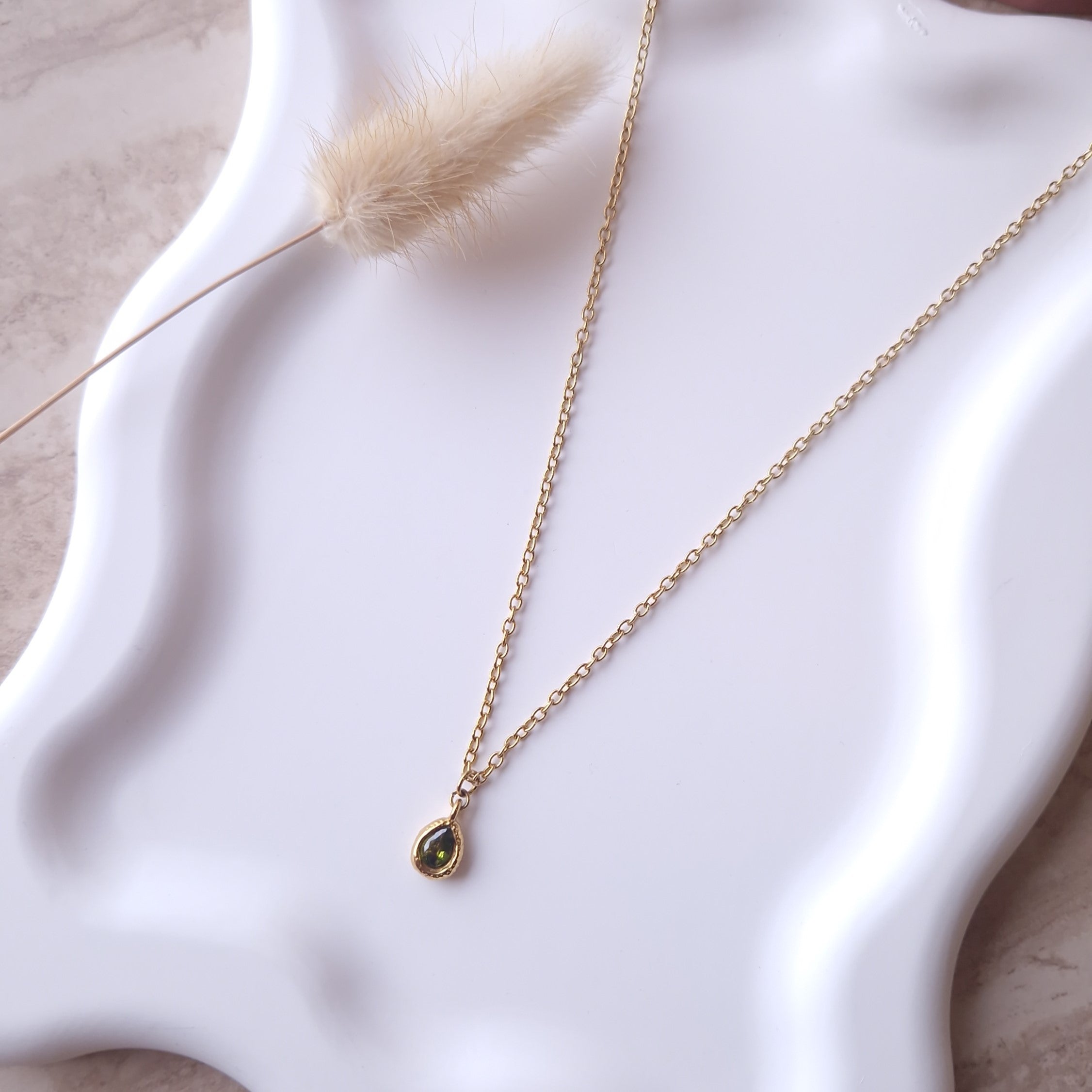 collier femme acier inoxydable pendentif vert olive 