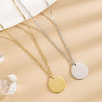 collier acier inoxydable médaille ronde à graver personnalisable prénom, date , symbole pour femme, idée cadeau anniversaire , fête des mères, saint valentin