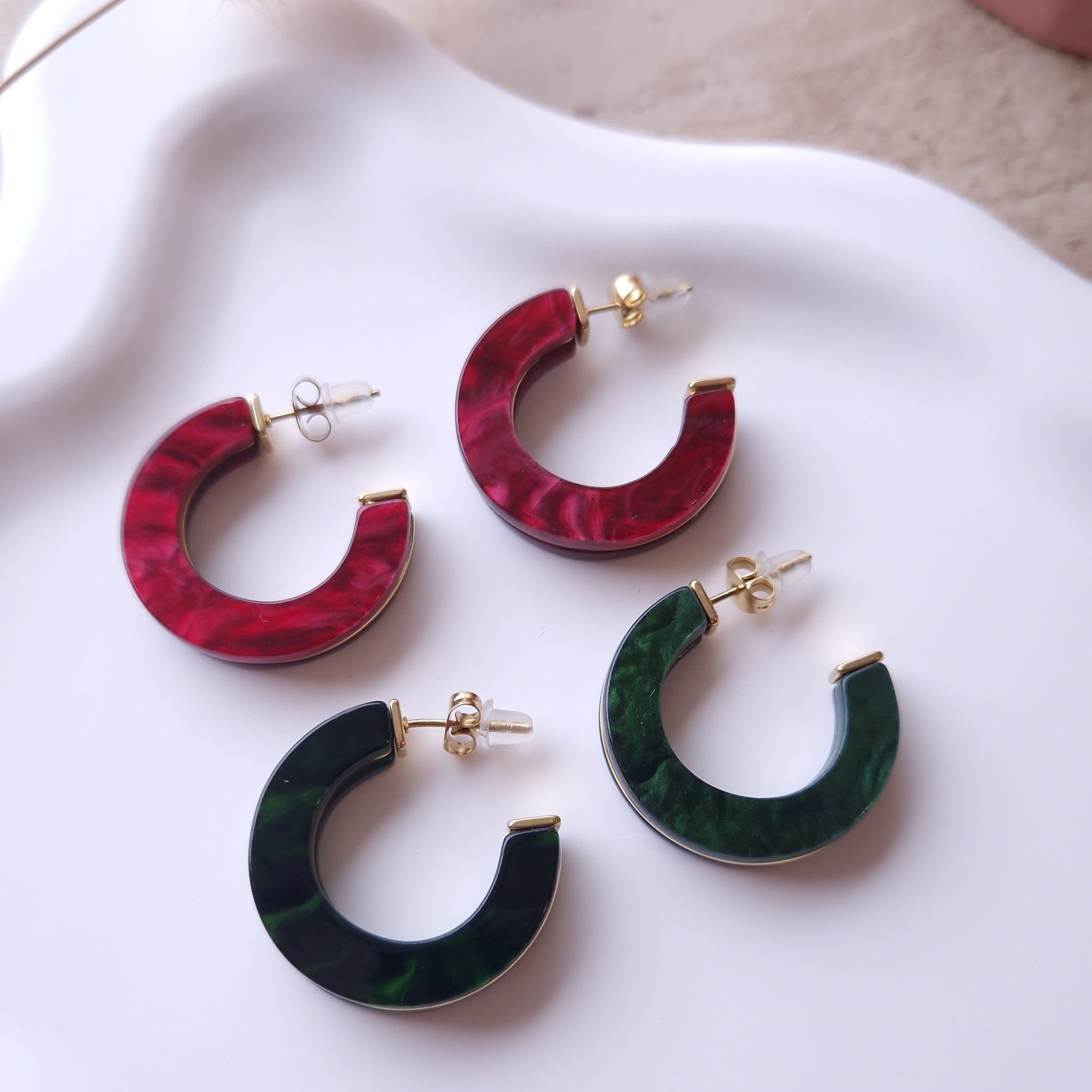 boucles d'oreilles rouge créoles vertes acier inoxydables tendance légères