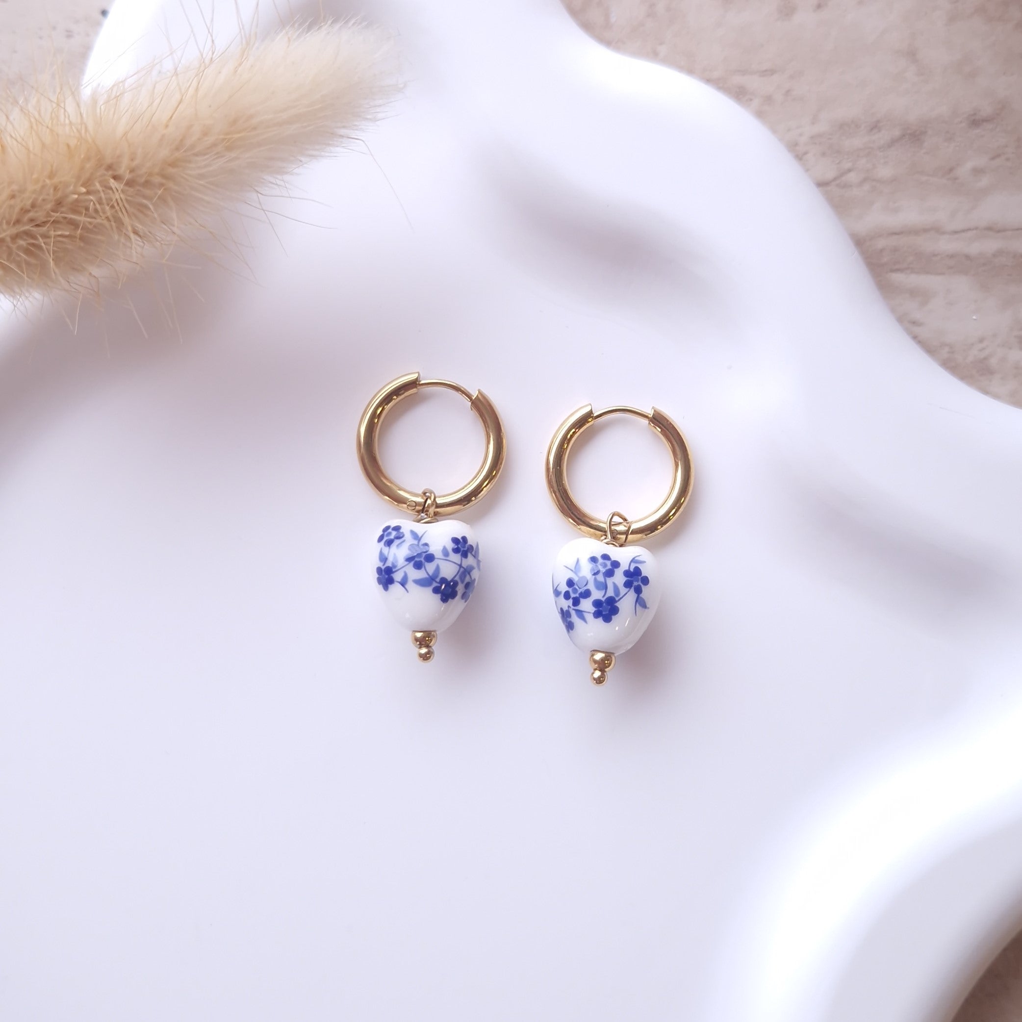 boucles d'oreilles tendance acier inoxydable perle coeur peinte fleurs bleus
