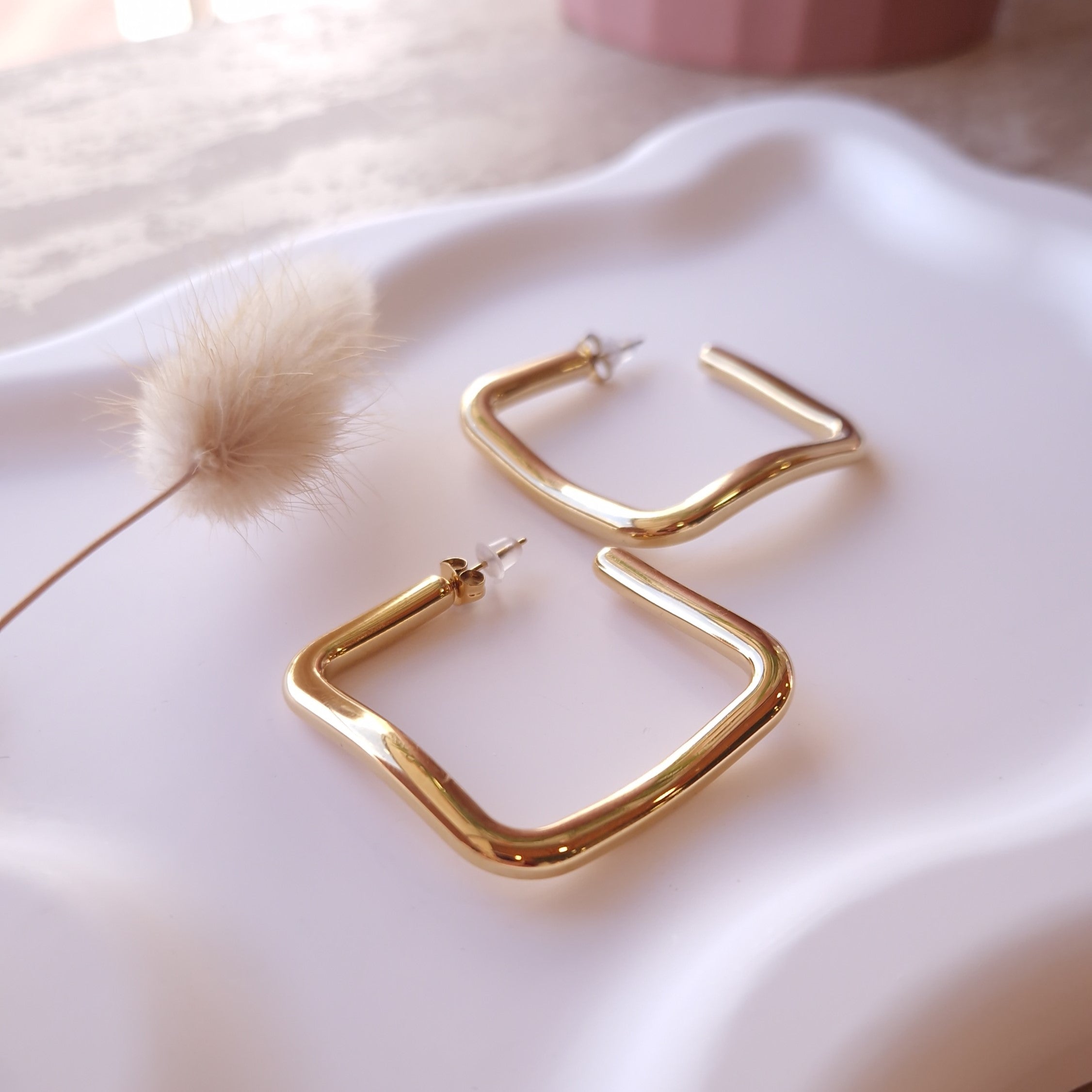 boucles d'oreilles carrées ouvertes en acier inoxydable doré créoles tendance bijoux femme 2026