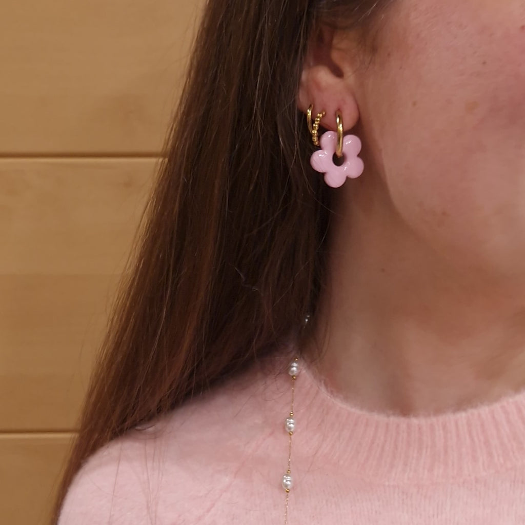 créoles interchangeables pampilles petites fleurs portées femme boucles d'oreilles colorées