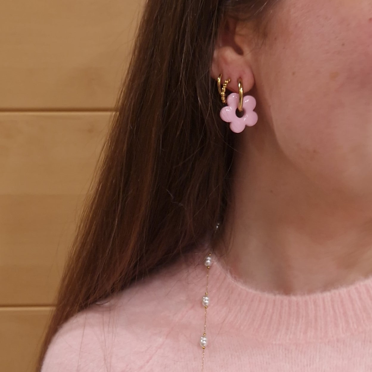 créoles interchangeables pampilles petites fleurs portées femme boucles d'oreilles colorées