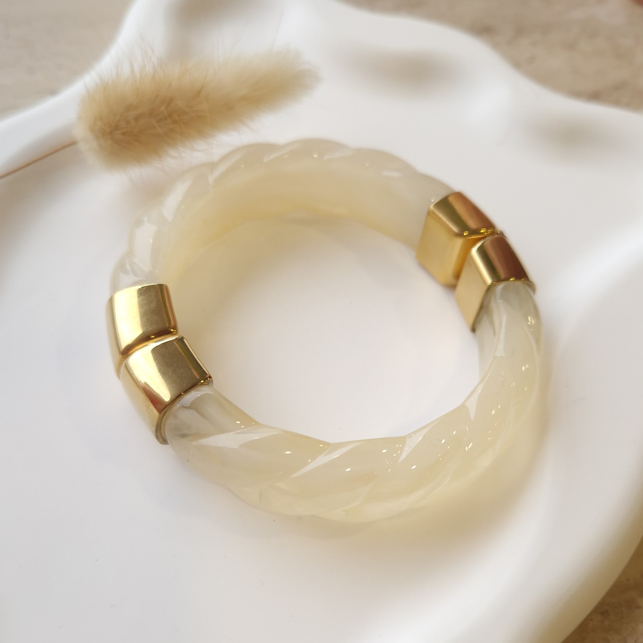 bracelet jonc beige femme résine et doré acier inoxydable bijou tendance 
