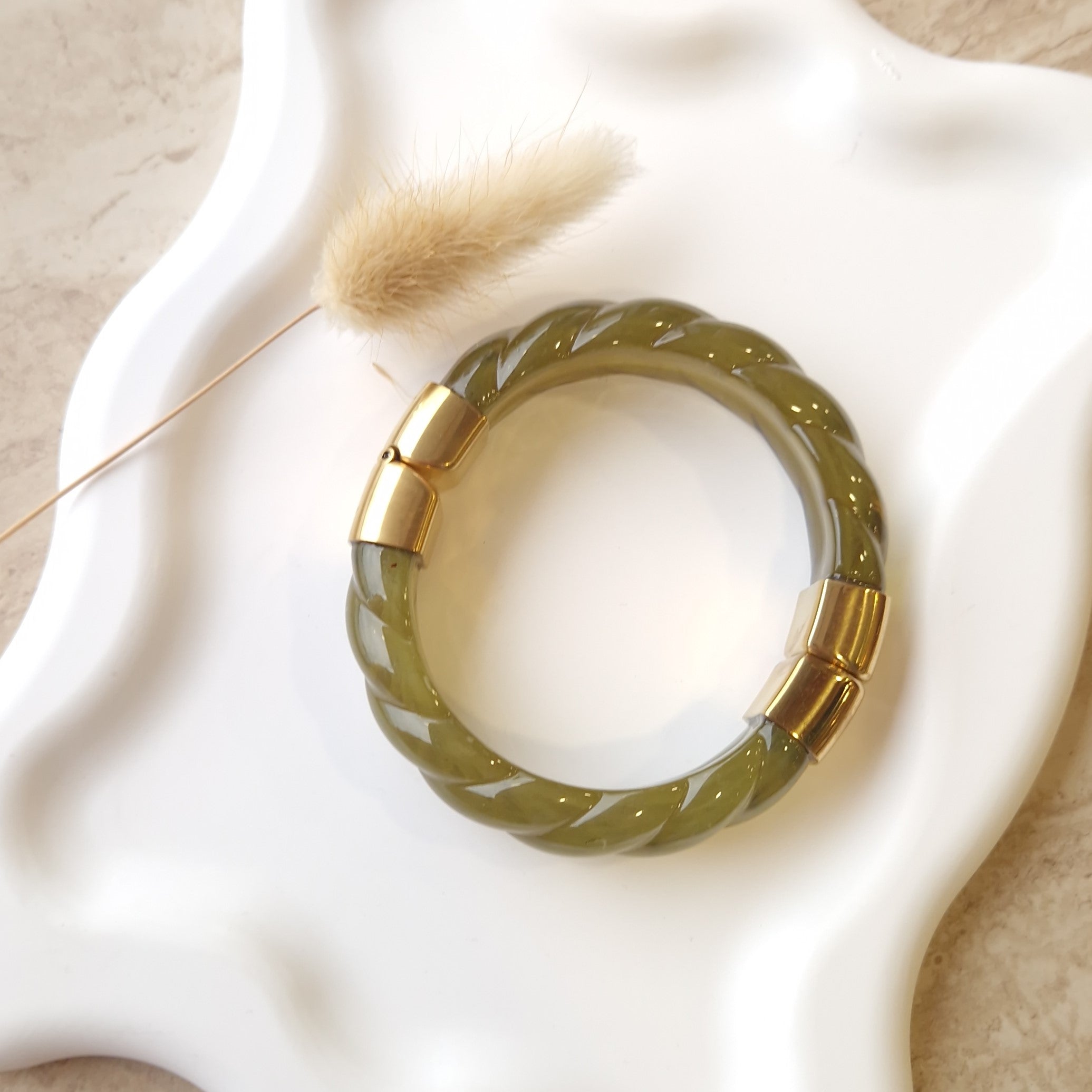 bracelet jonc kaki vert olive en acier inoxydable et résine bracelet aimantée